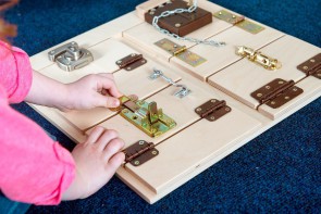 Тактильно-развивающая панель “Замочки” - fgospostavki.ru - Верхняя Пышма